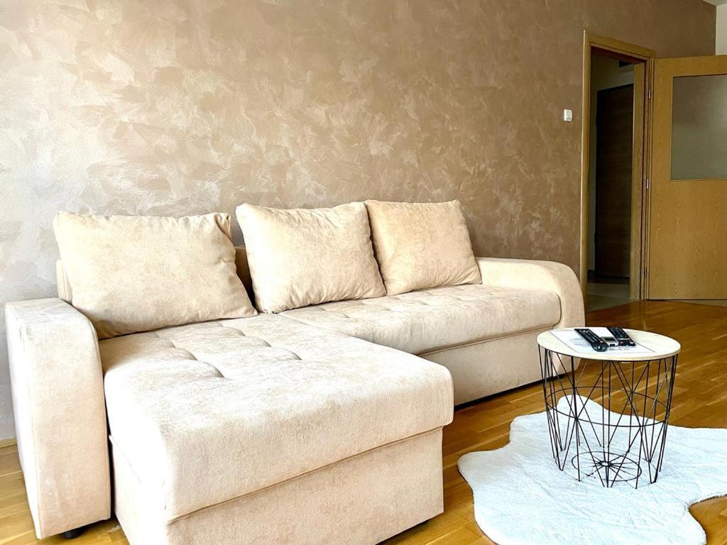 Nakii Apartmani Podgorica Exteriör bild